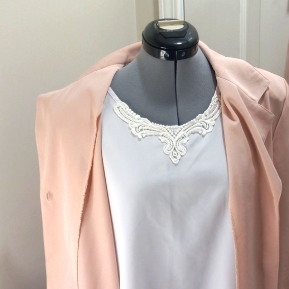 Sag Harbor Two Piece Suit W/ White Shell, Sz Med - Picture 5 of 9